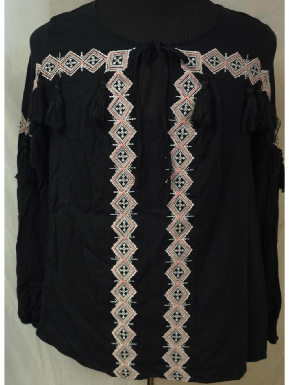 Torrid Insider Collection Black Tassels Diamond Embroidered Tunic Top Sz 00 NWT